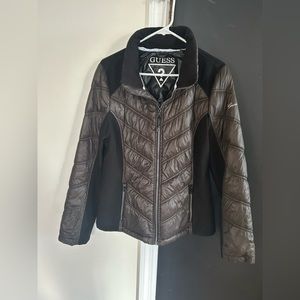 Guess puffer/quilted jacket.